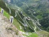 stelvio_pass_road_redefining_switchbacks_2.jpg